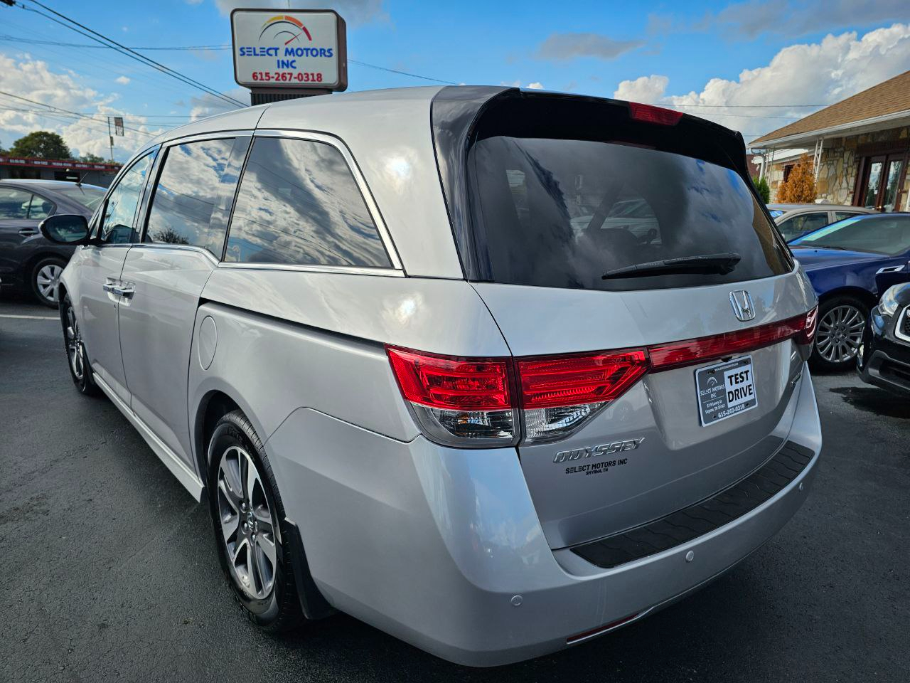 2015 Honda Odyssey Touring photo 4