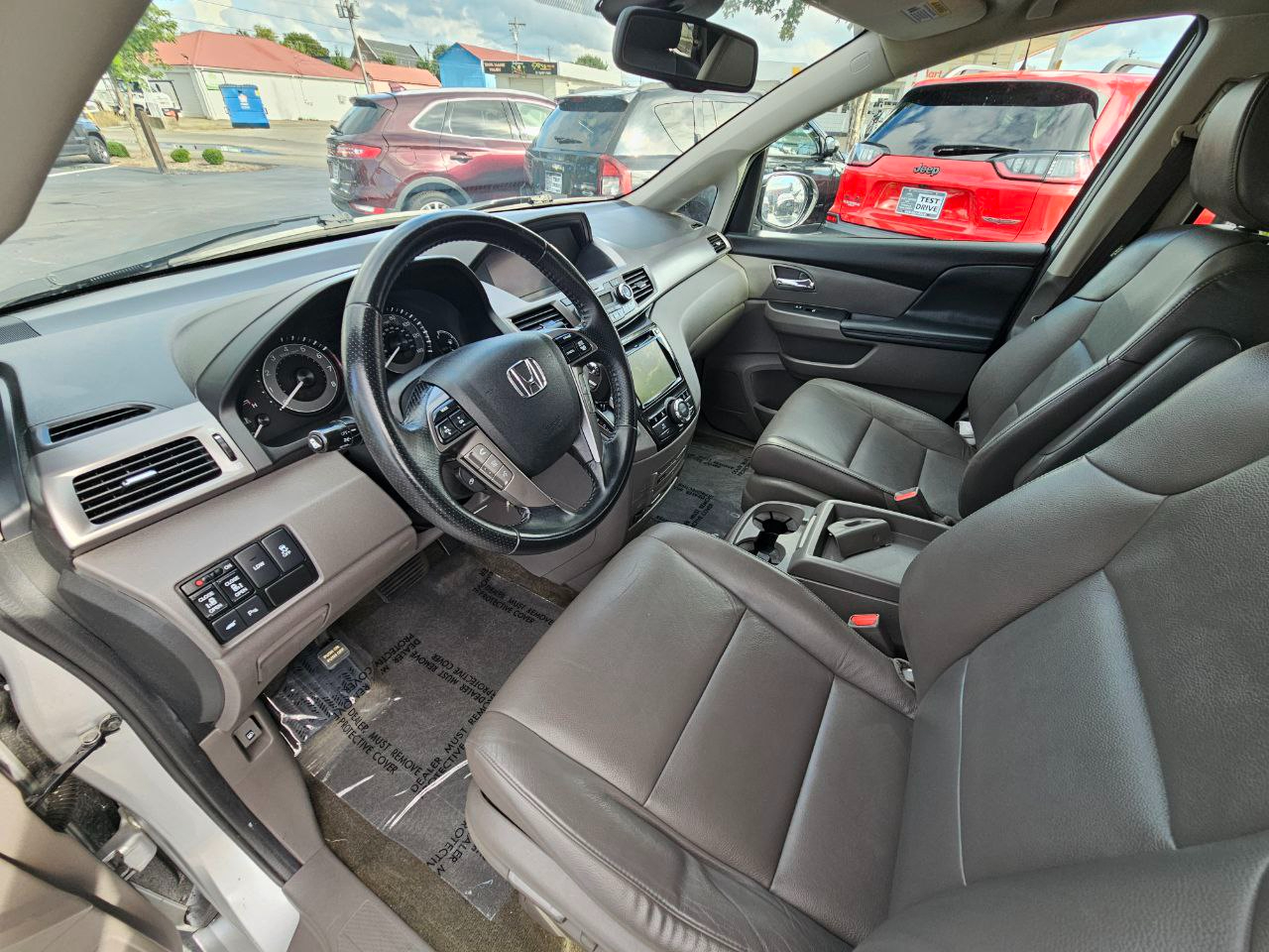 2015 Honda Odyssey Touring photo 11