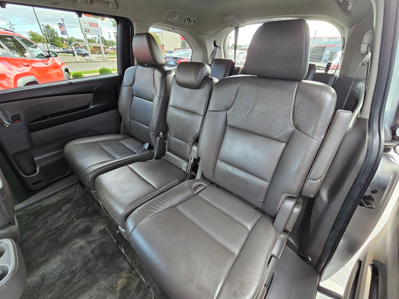2015 Honda Odyssey Touring photo 13