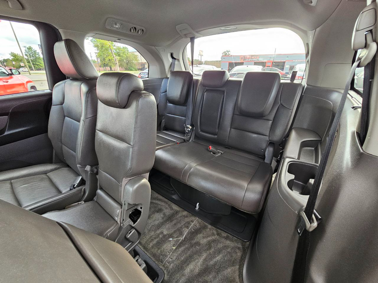 2015 Honda Odyssey Touring photo 14