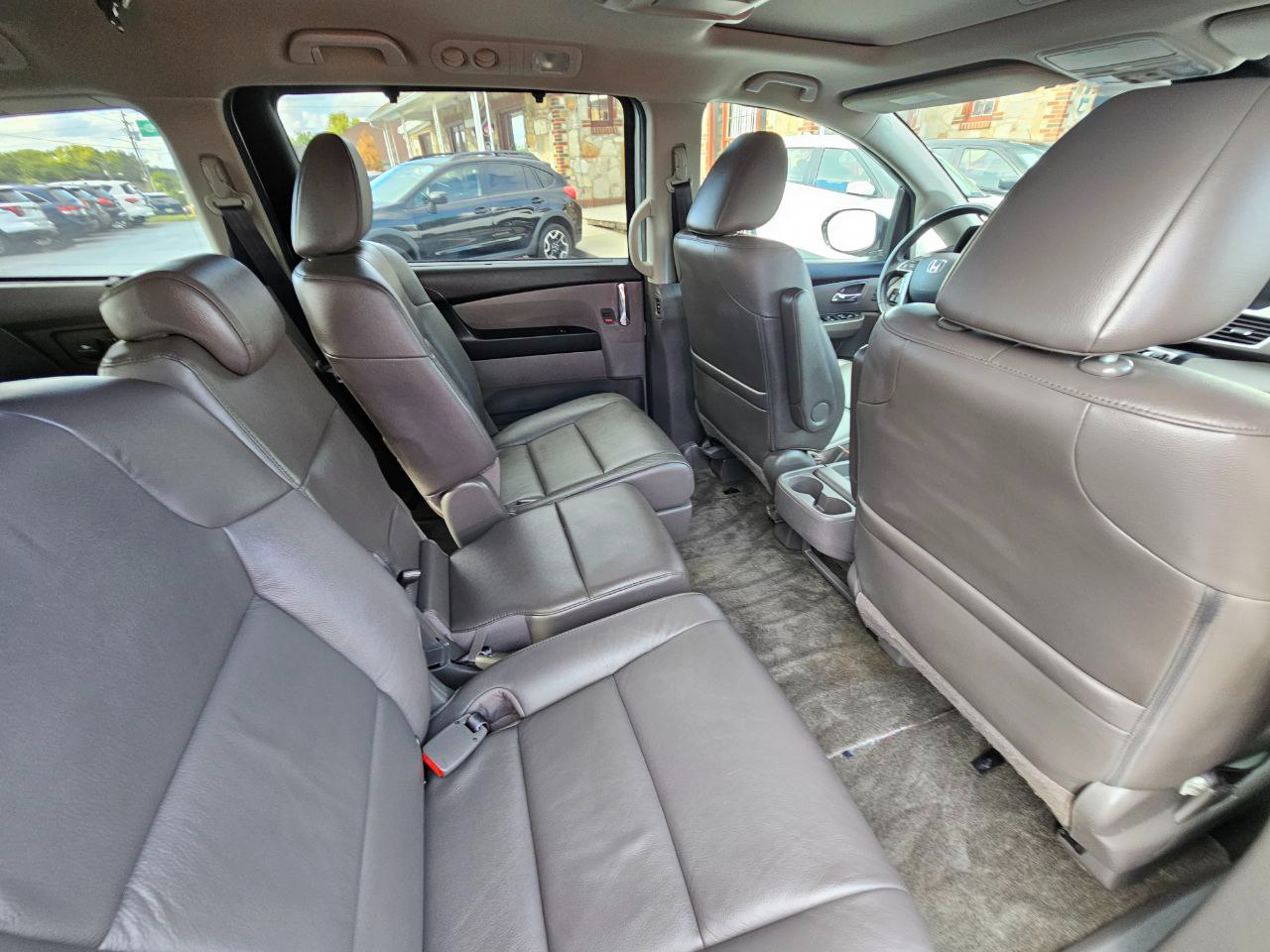 2015 Honda Odyssey Touring photo 15