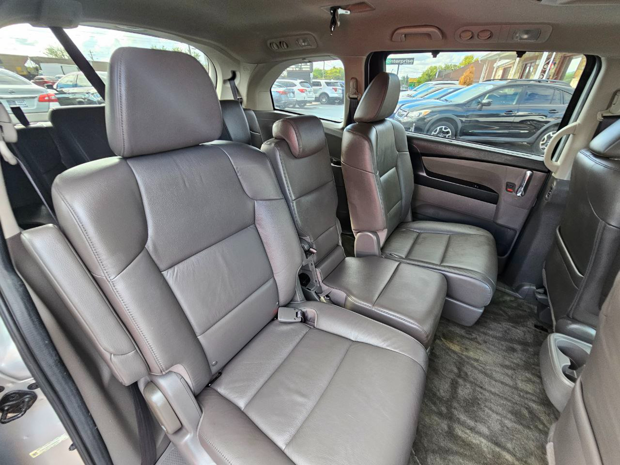 2015 Honda Odyssey Touring photo 16