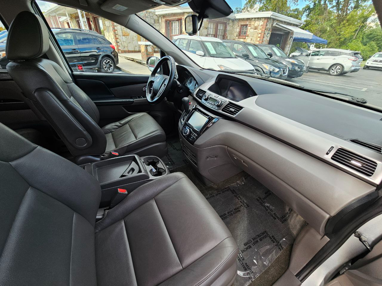 2015 Honda Odyssey Touring photo 18