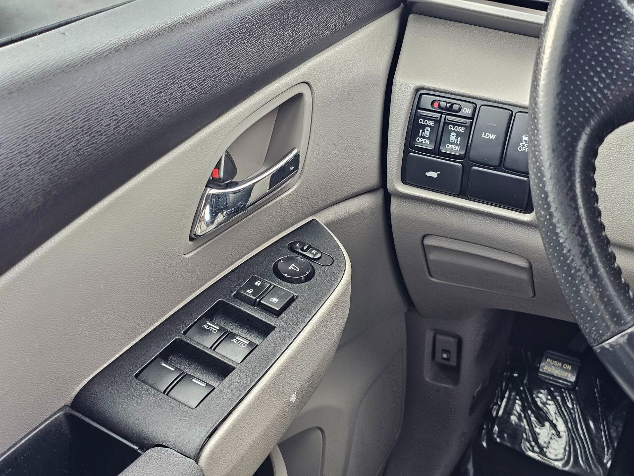 Honda Odyssey EX-L w/Rear Entertainment 2016 Honda Odyssey EX-L w/Rear Entertainment 2016