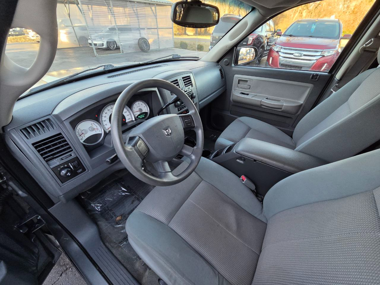 Dodge Dakota SLT Quad Cab 2WD 2005