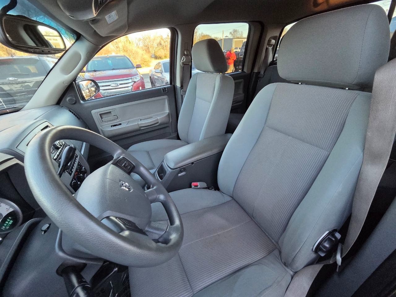 Dodge Dakota SLT Quad Cab 2WD 2005