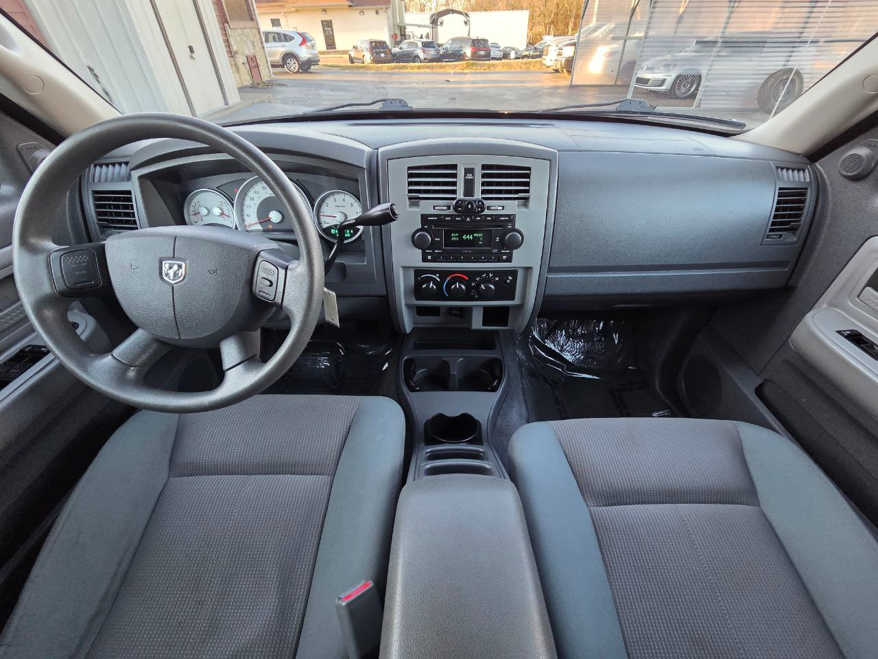Dodge Dakota SLT Quad Cab 2WD 2005