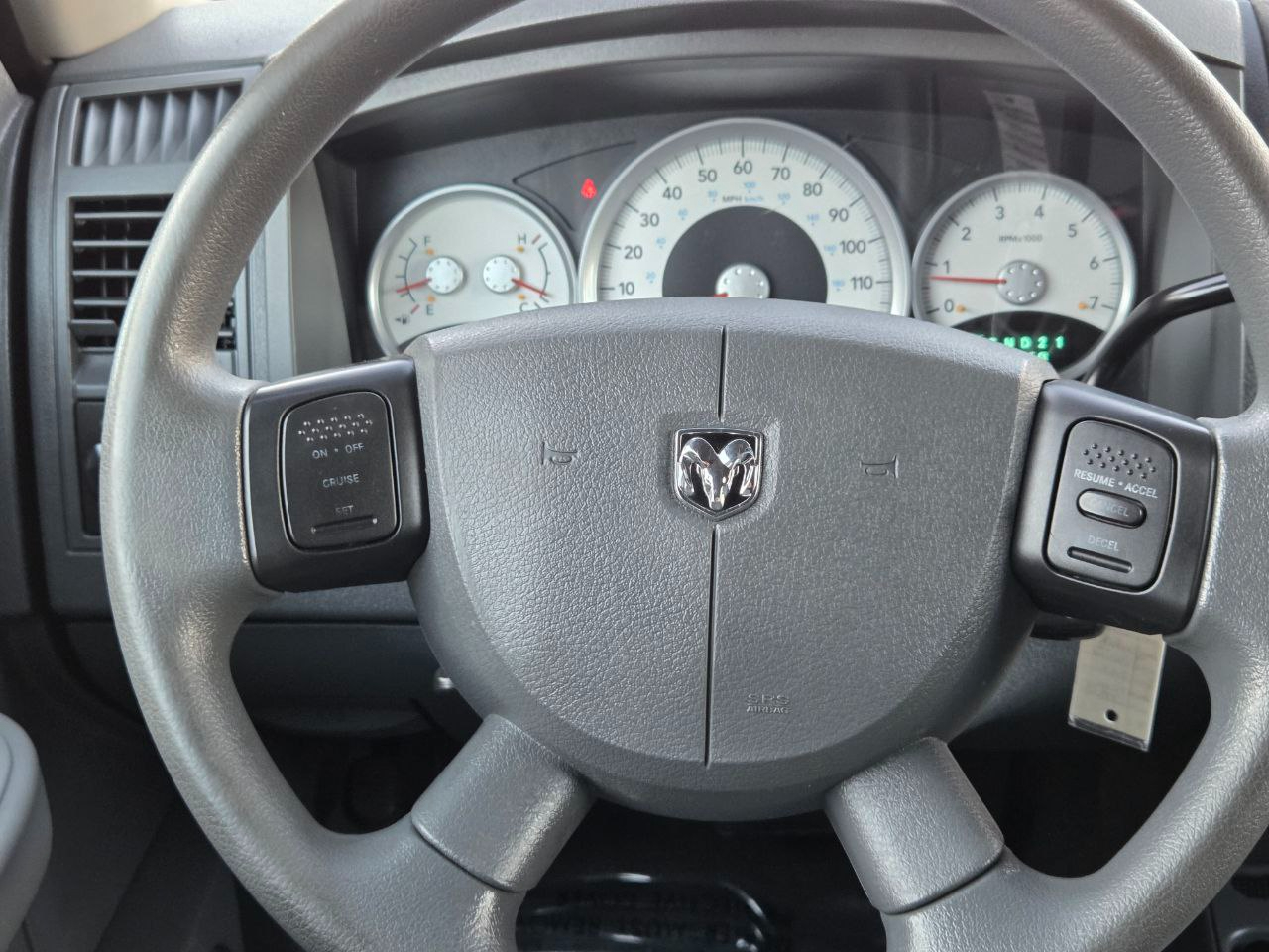 Dodge Dakota SLT Quad Cab 2WD 2005