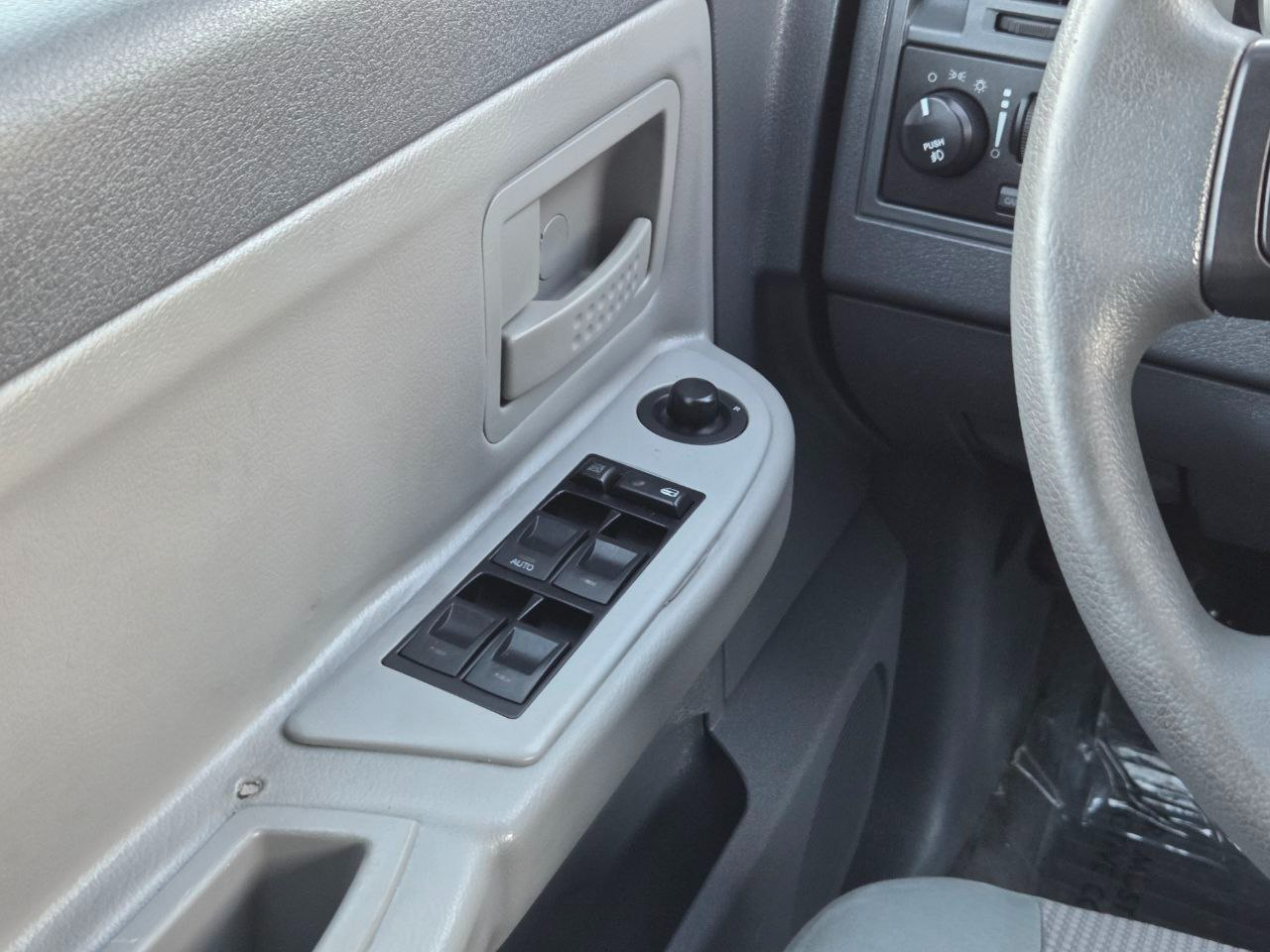 Dodge Dakota SLT Quad Cab 2WD 2005