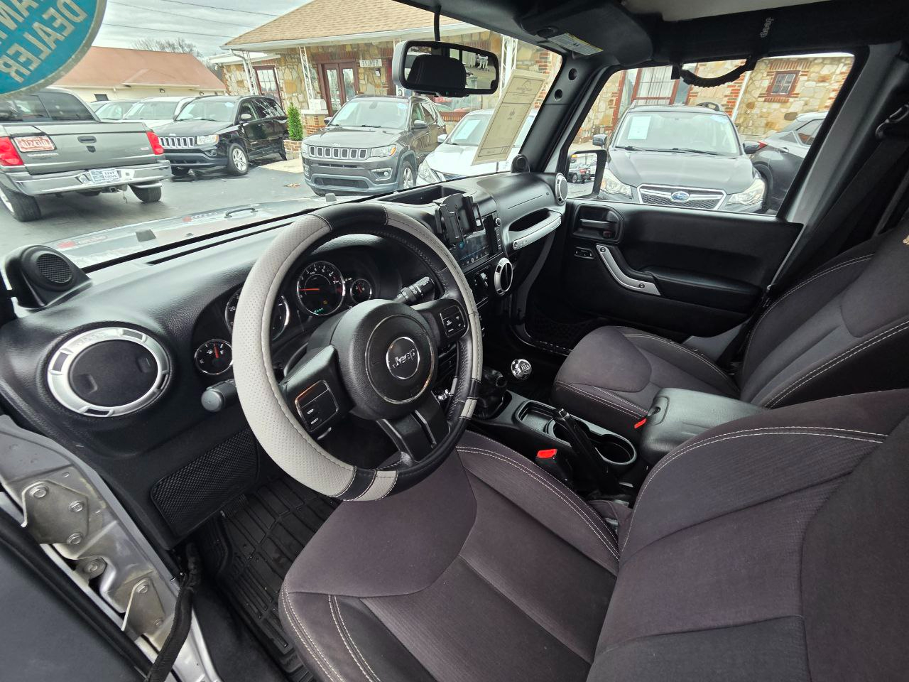 Jeep Wrangler Unlimited Sahara 4WD 2013