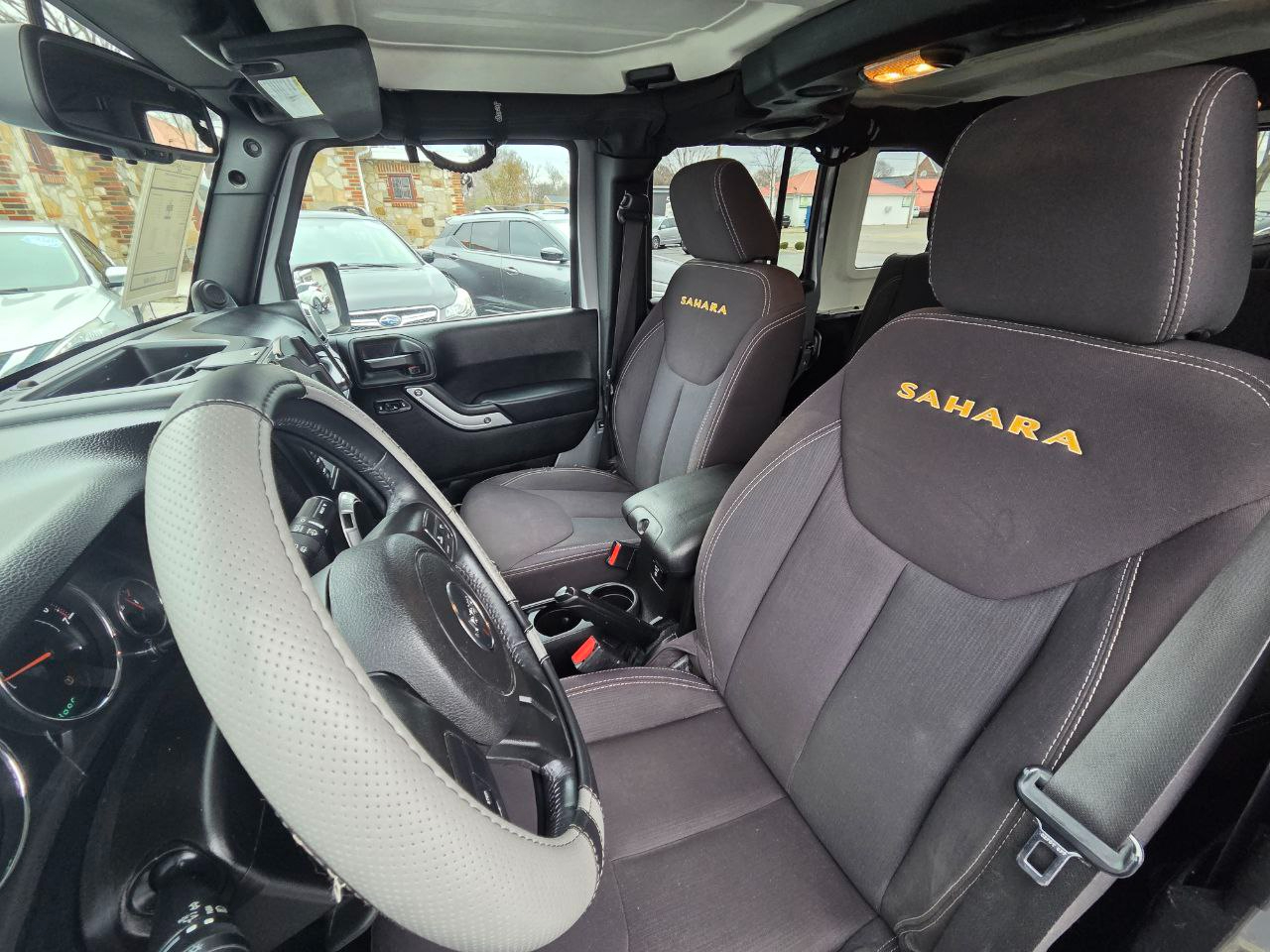 Jeep Wrangler Unlimited Sahara 4WD 2013