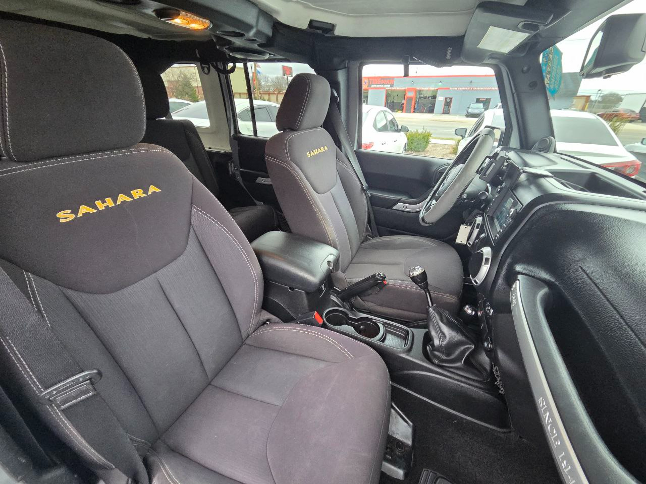 Jeep Wrangler Unlimited Sahara 4WD 2013