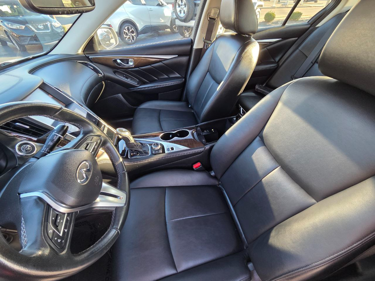 Infiniti Q50 3.0t LUXE 2019