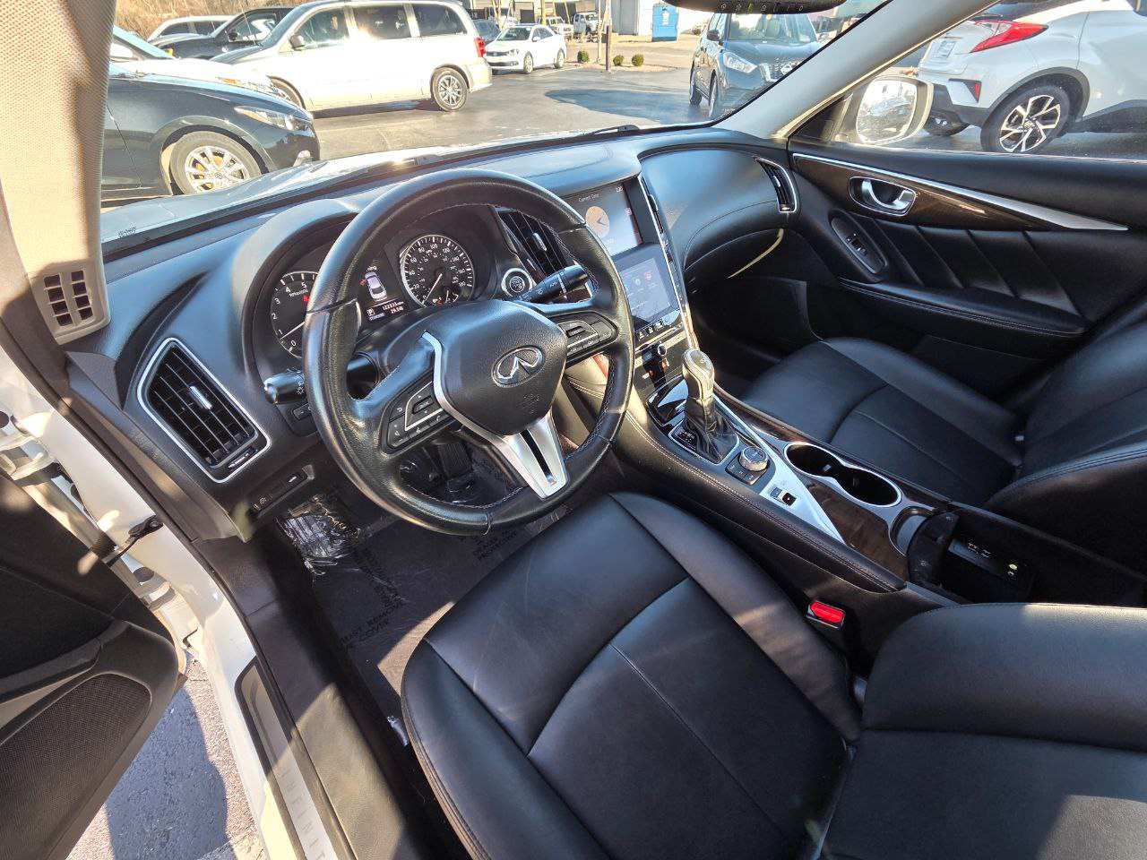 Infiniti Q50 3.0t LUXE 2019