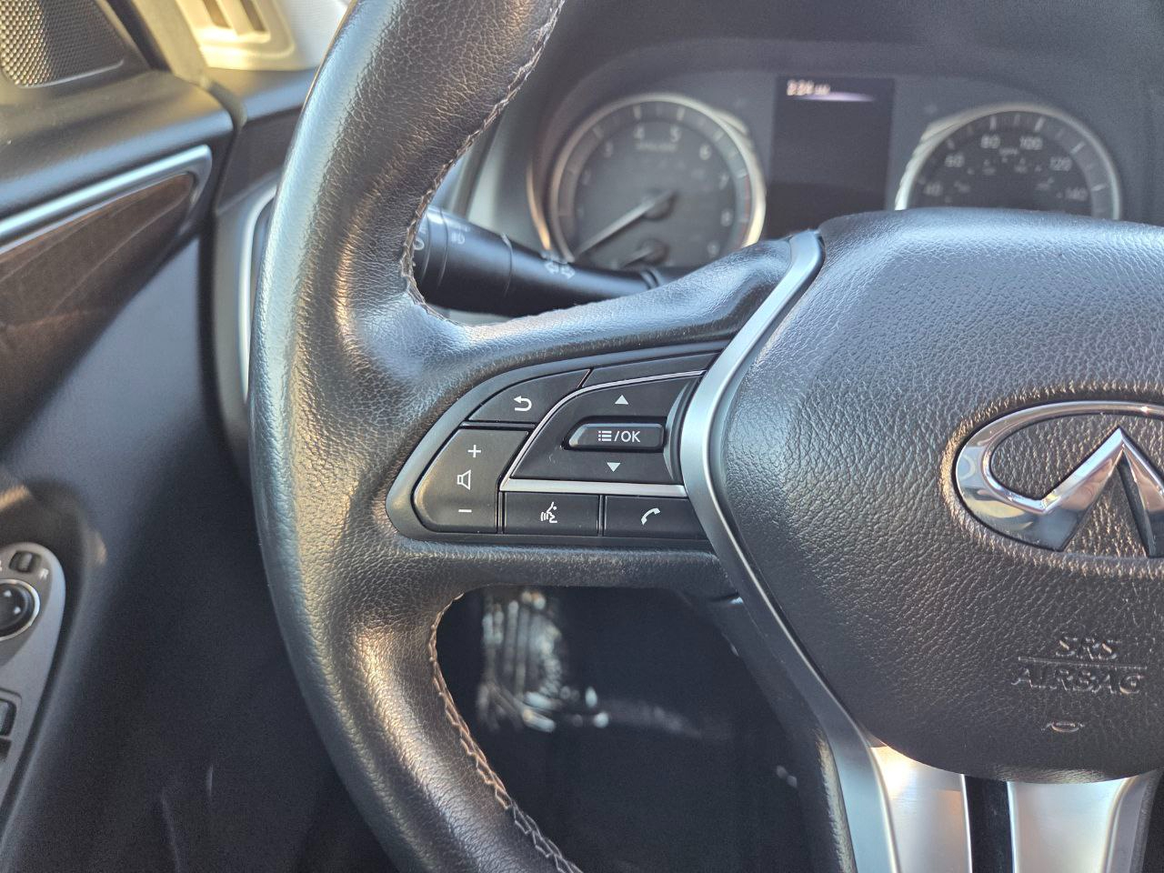 Infiniti Q50 3.0t LUXE 2019