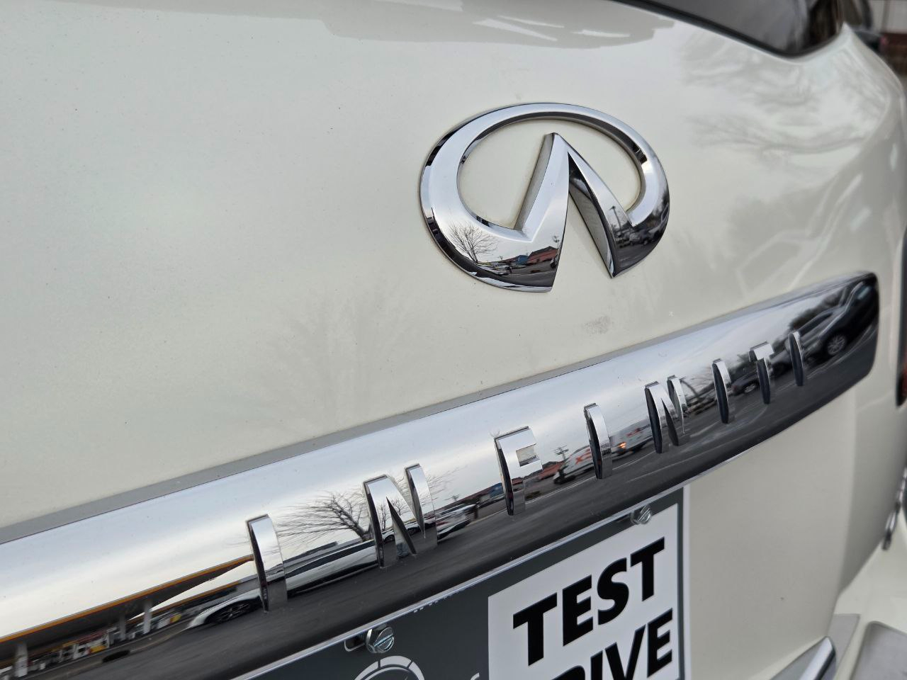 Infiniti QX80 4WD 2015