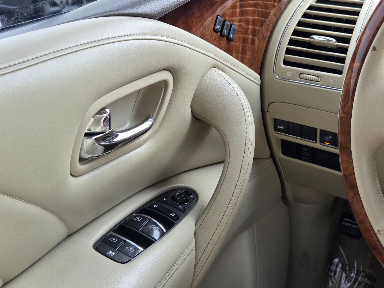 Infiniti QX80 4WD 2015