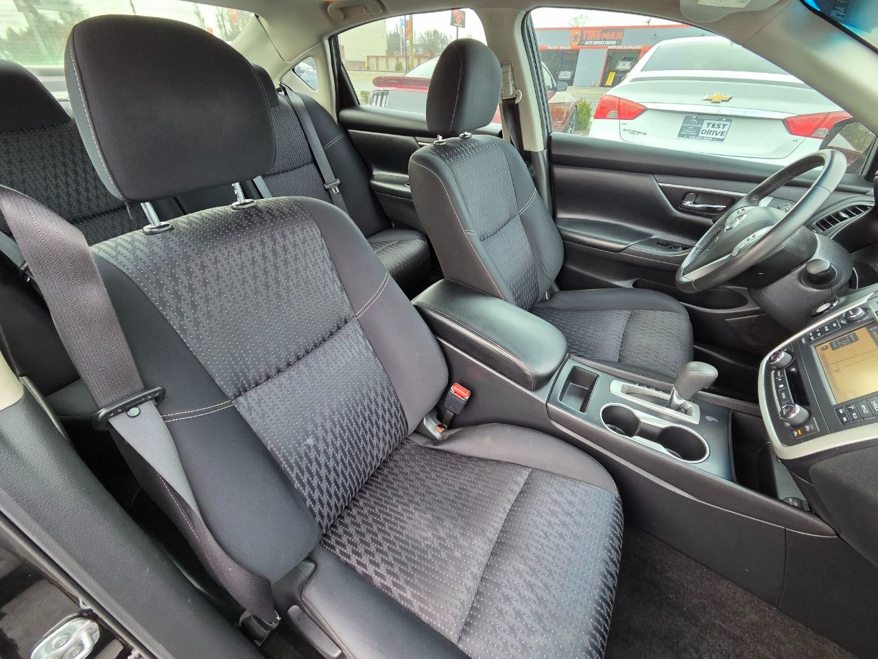 Nissan Altima 2.5 SV 2016