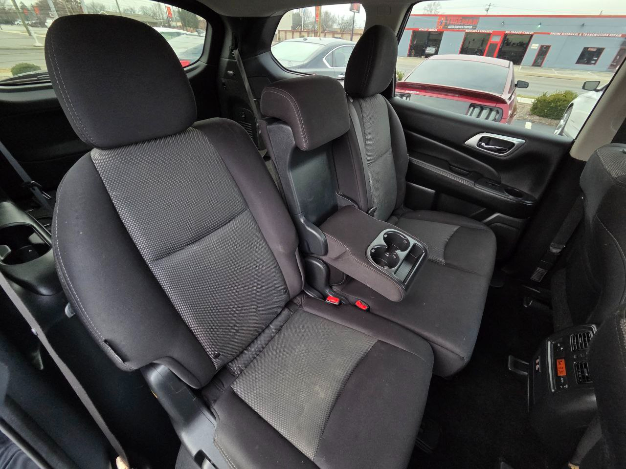 Nissan Pathfinder S 2WD 2019