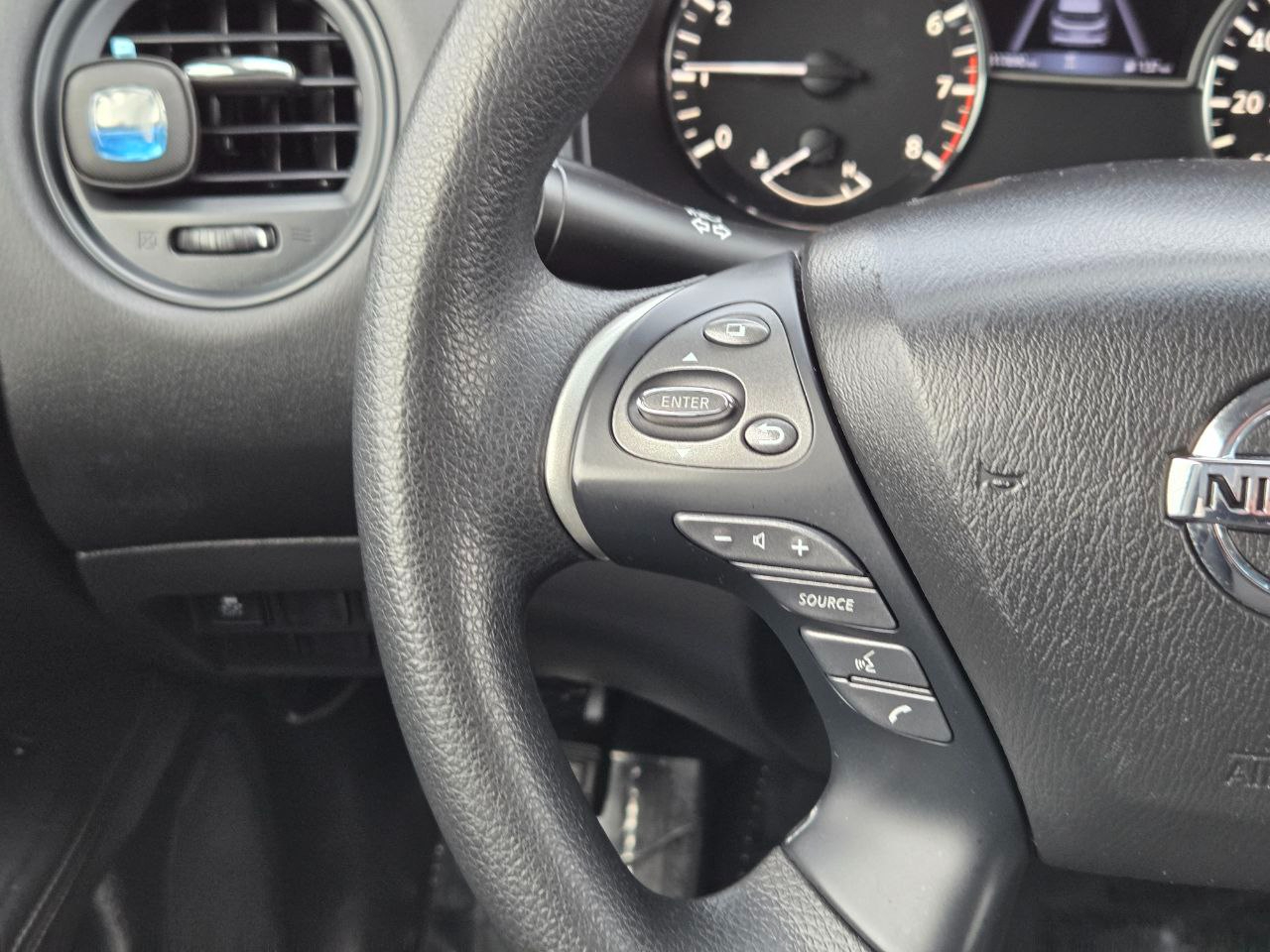 Nissan Pathfinder S 2WD 2019