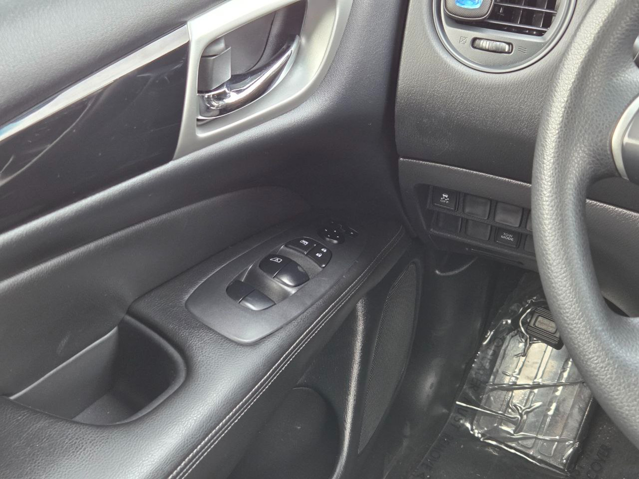 Nissan Pathfinder S 2WD 2019