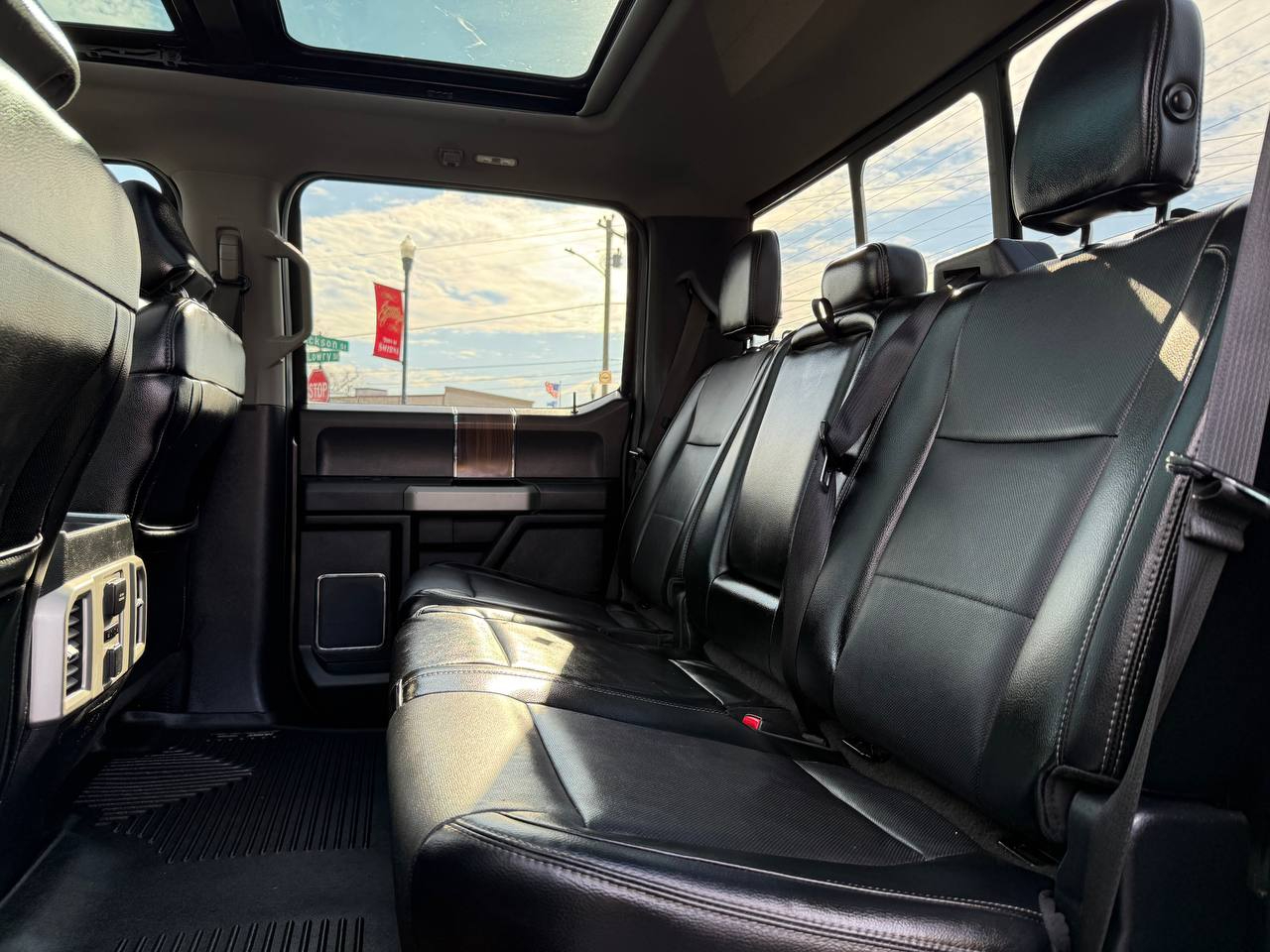 Ford F-150 Lariat SuperCrew 5.5-ft. Bed 4WD 2015