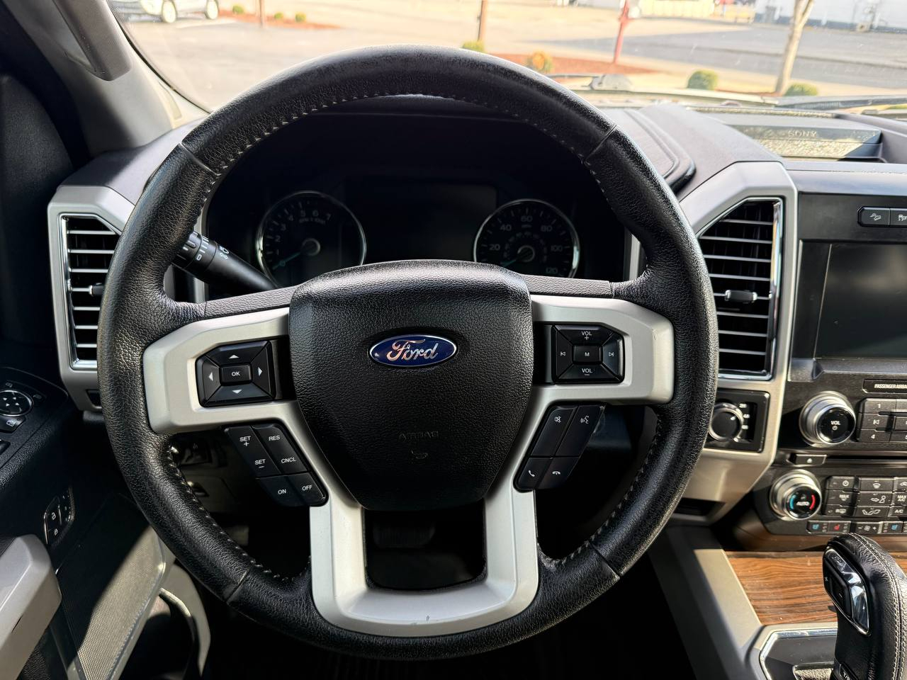 Ford F-150 Lariat SuperCrew 5.5-ft. Bed 4WD 2015