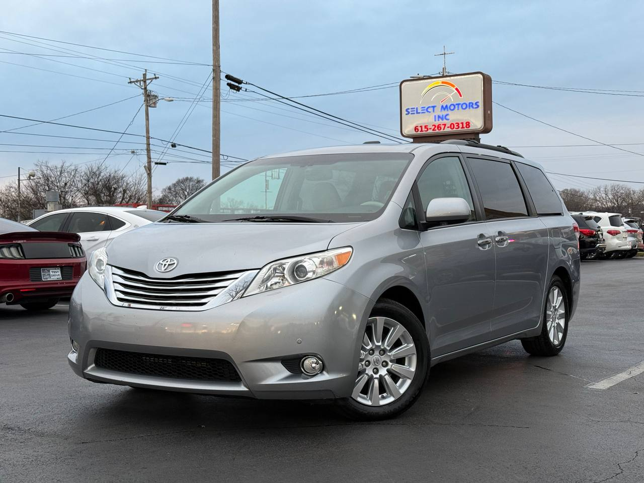Toyota Sienna Limited 7-Pass V6 2011