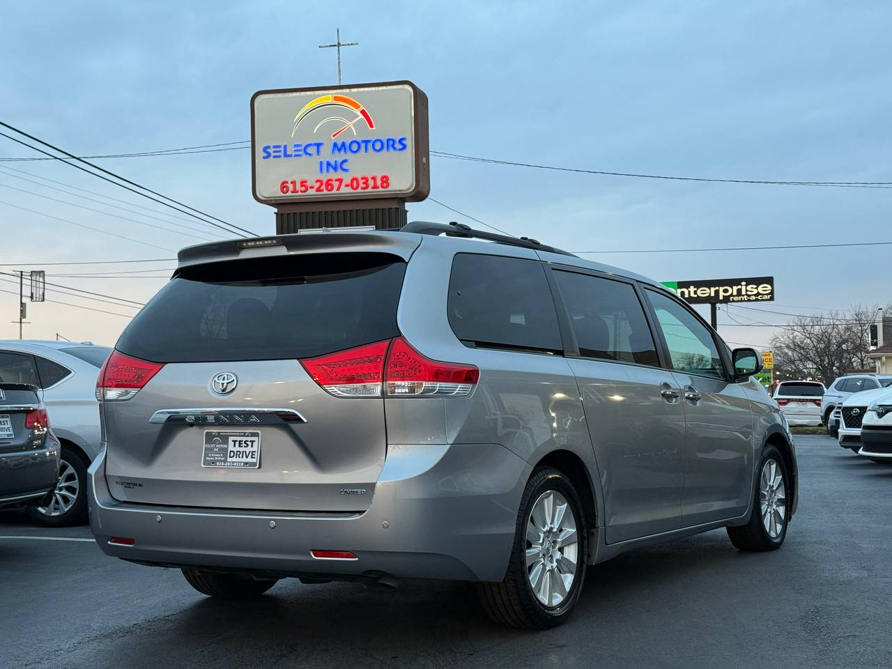 Toyota Sienna Limited 7-Pass V6 2011