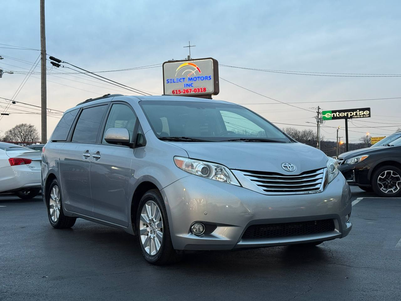 Toyota Sienna Limited 7-Pass V6 2011