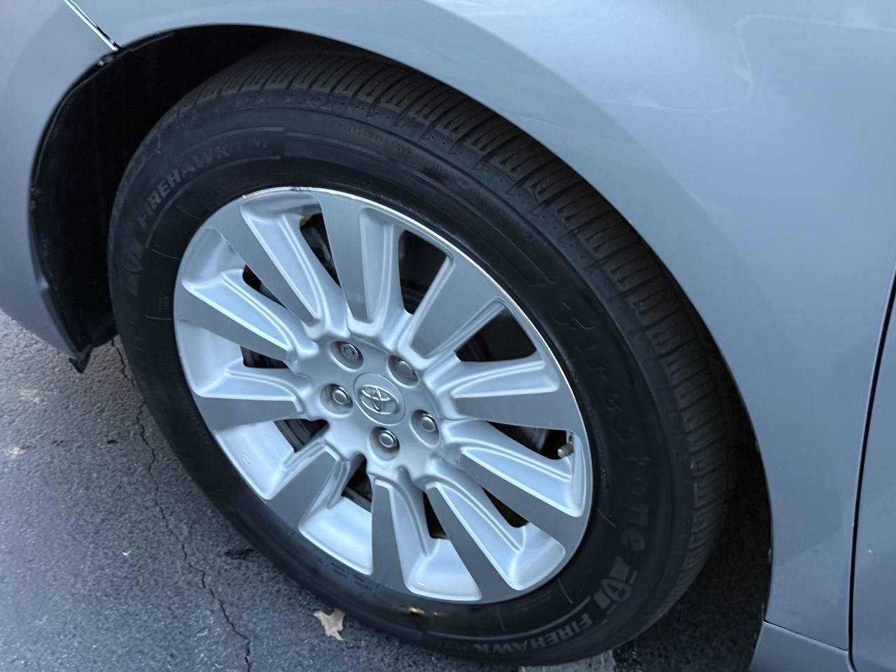 Toyota Sienna Limited 7-Pass V6 2011