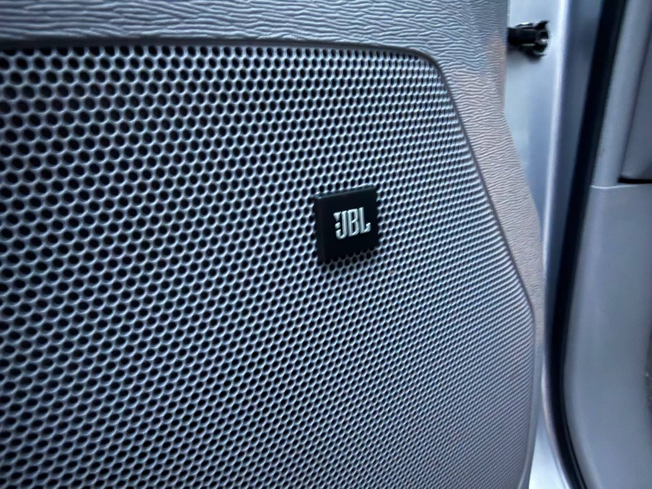 Toyota Sienna Limited 7-Pass V6 2011