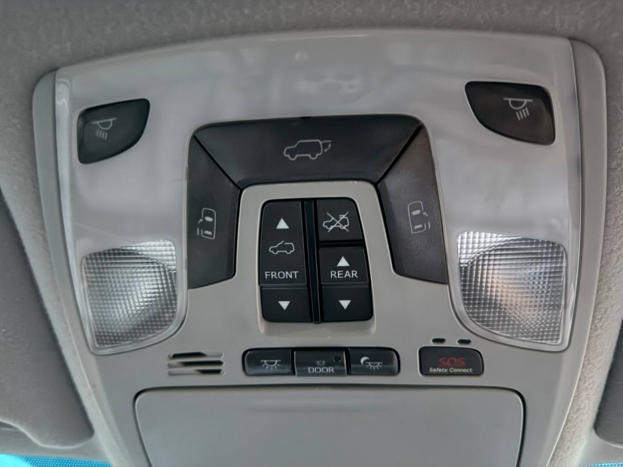 Toyota Sienna Limited 7-Pass V6 2011