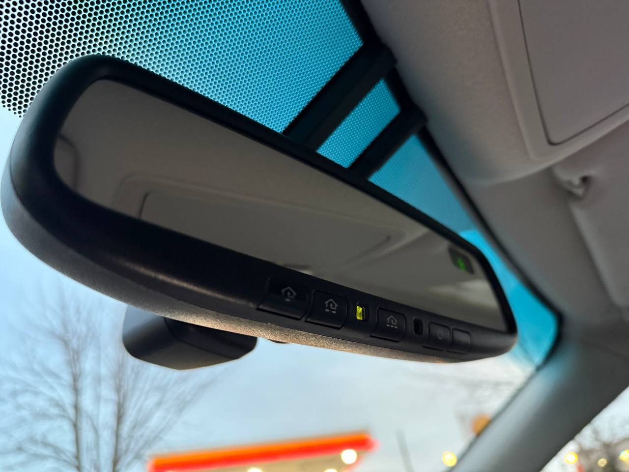 Toyota Sienna Limited 7-Pass V6 2011