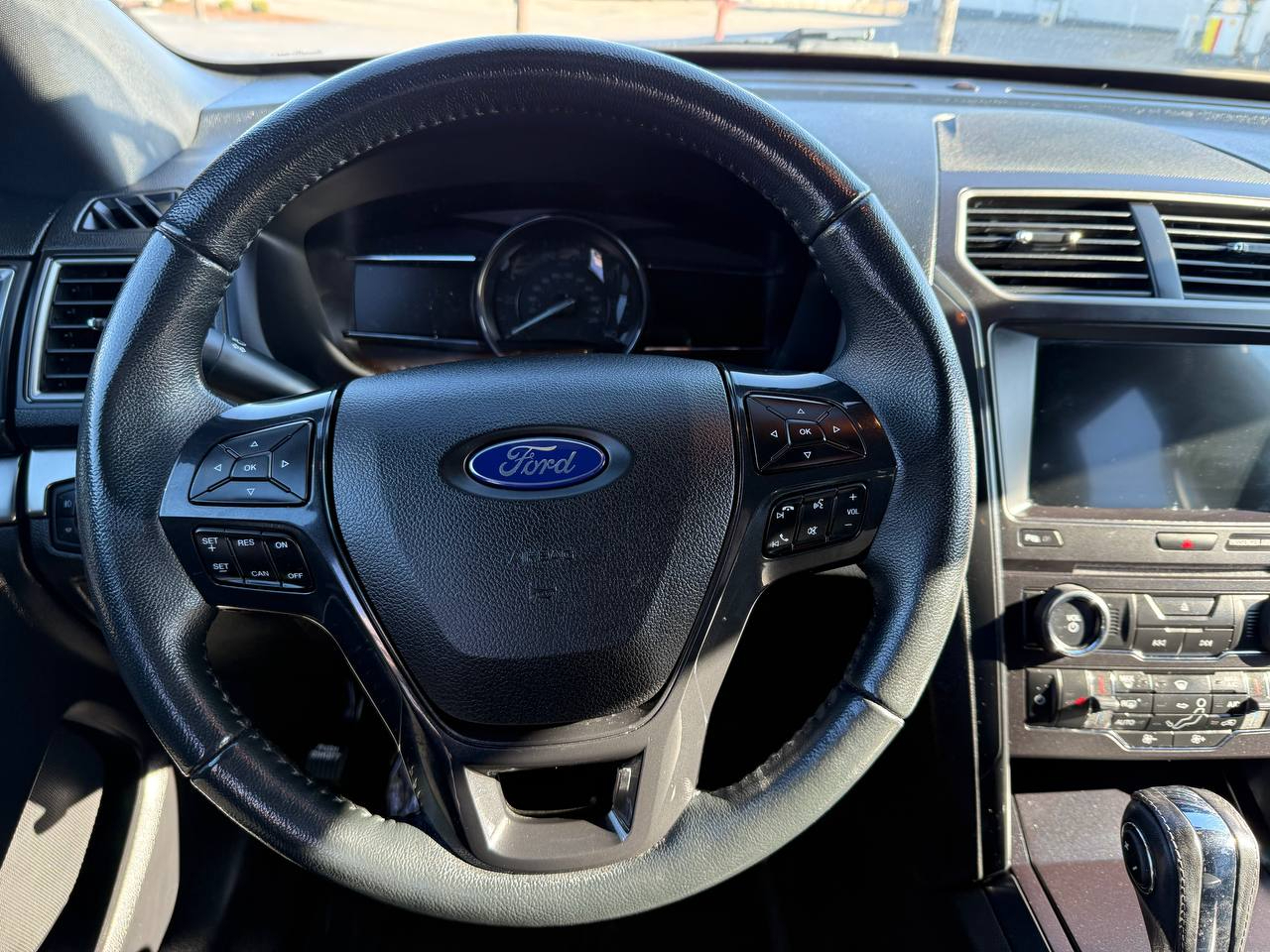 Ford Explorer XLT 4WD 2018