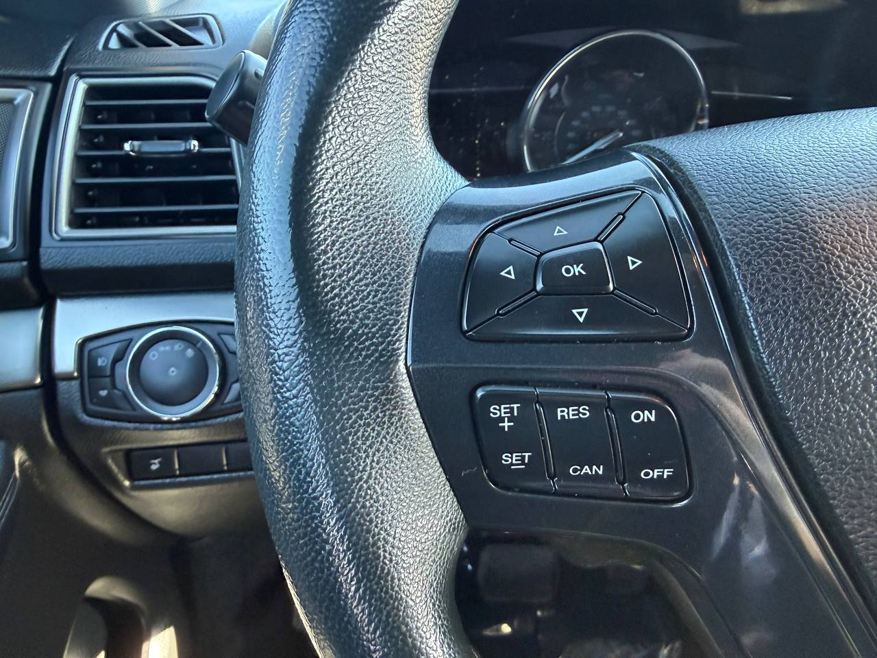 Ford Explorer XLT 4WD 2018