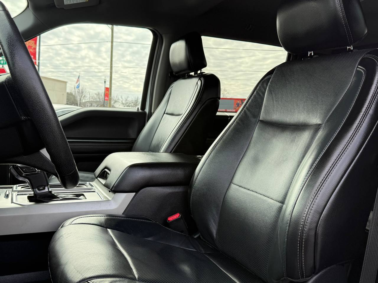 Ford F-150 Lariat SuperCrew 5.5-ft. Bed 4WD 2016