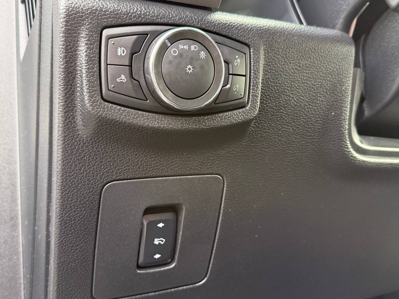 Ford F-150 Lariat SuperCrew 5.5-ft. Bed 4WD 2016