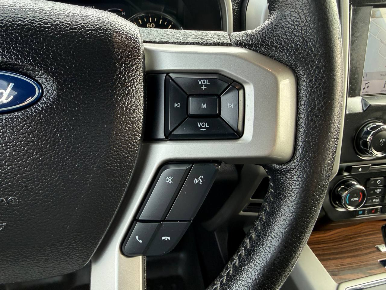 Ford F-150 Lariat SuperCrew 5.5-ft. Bed 4WD 2016