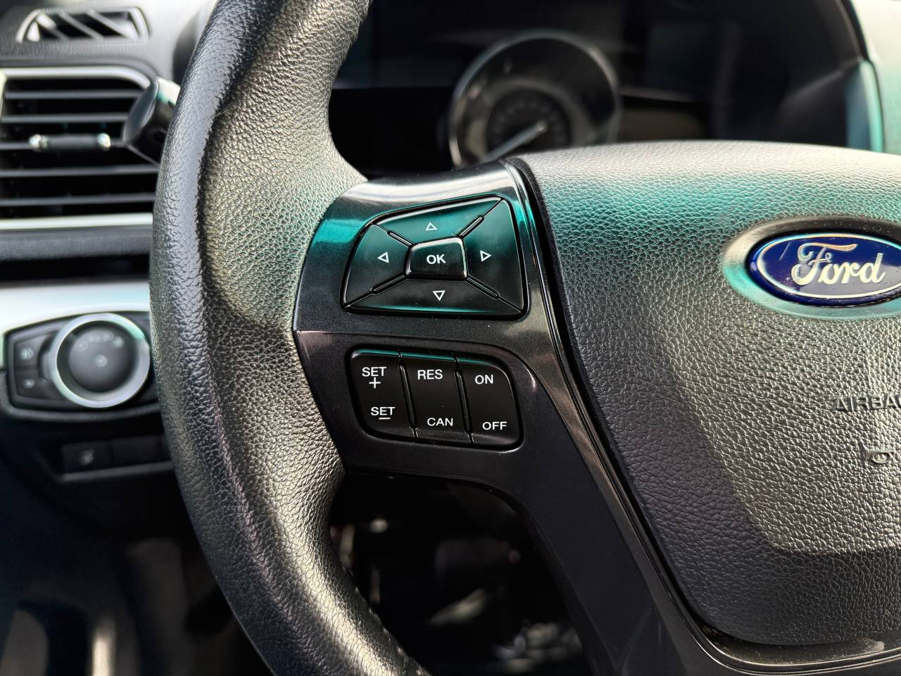 Ford Explorer XLT 4WD 2017