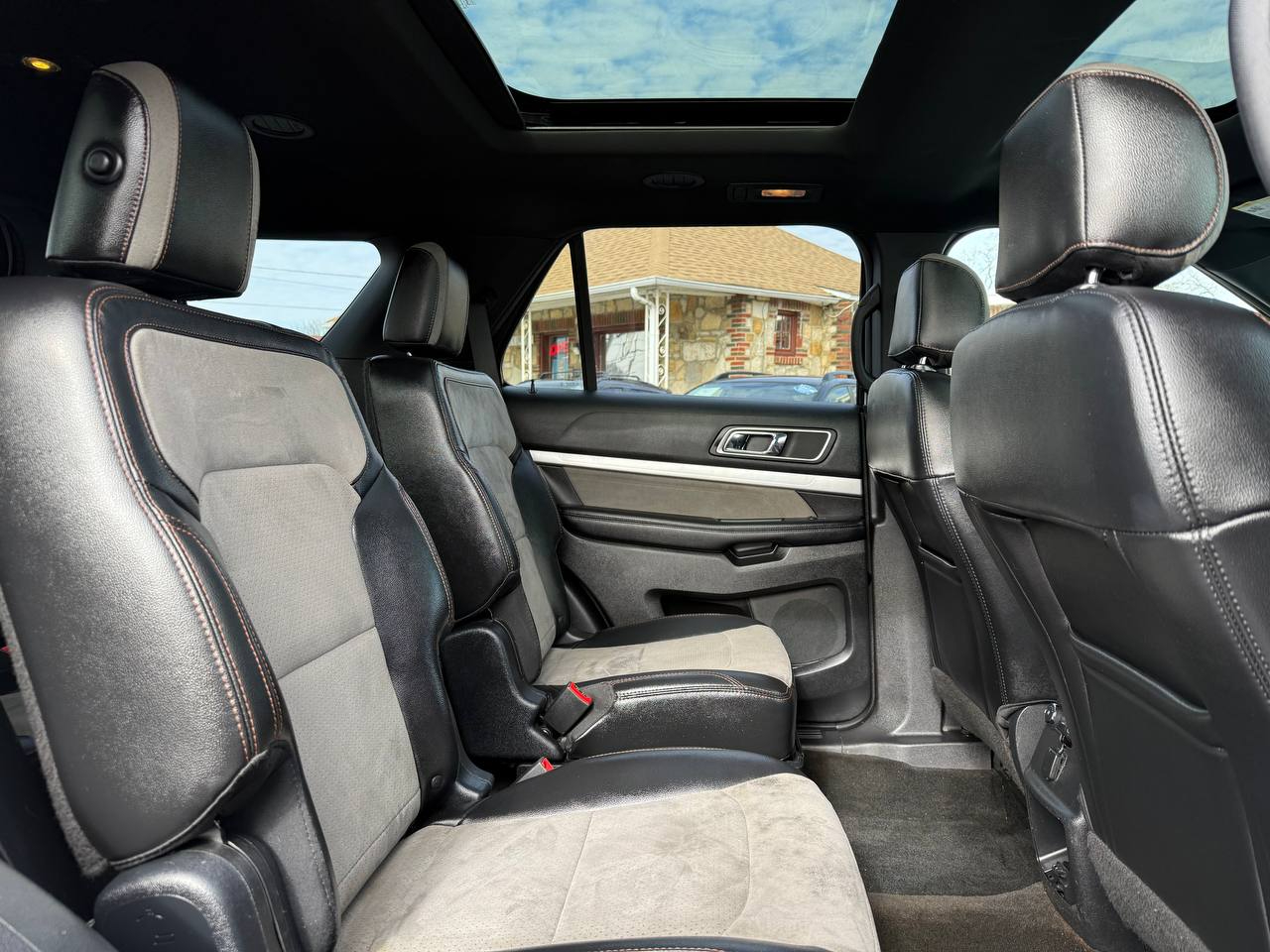 Ford Explorer XLT 4WD 2017