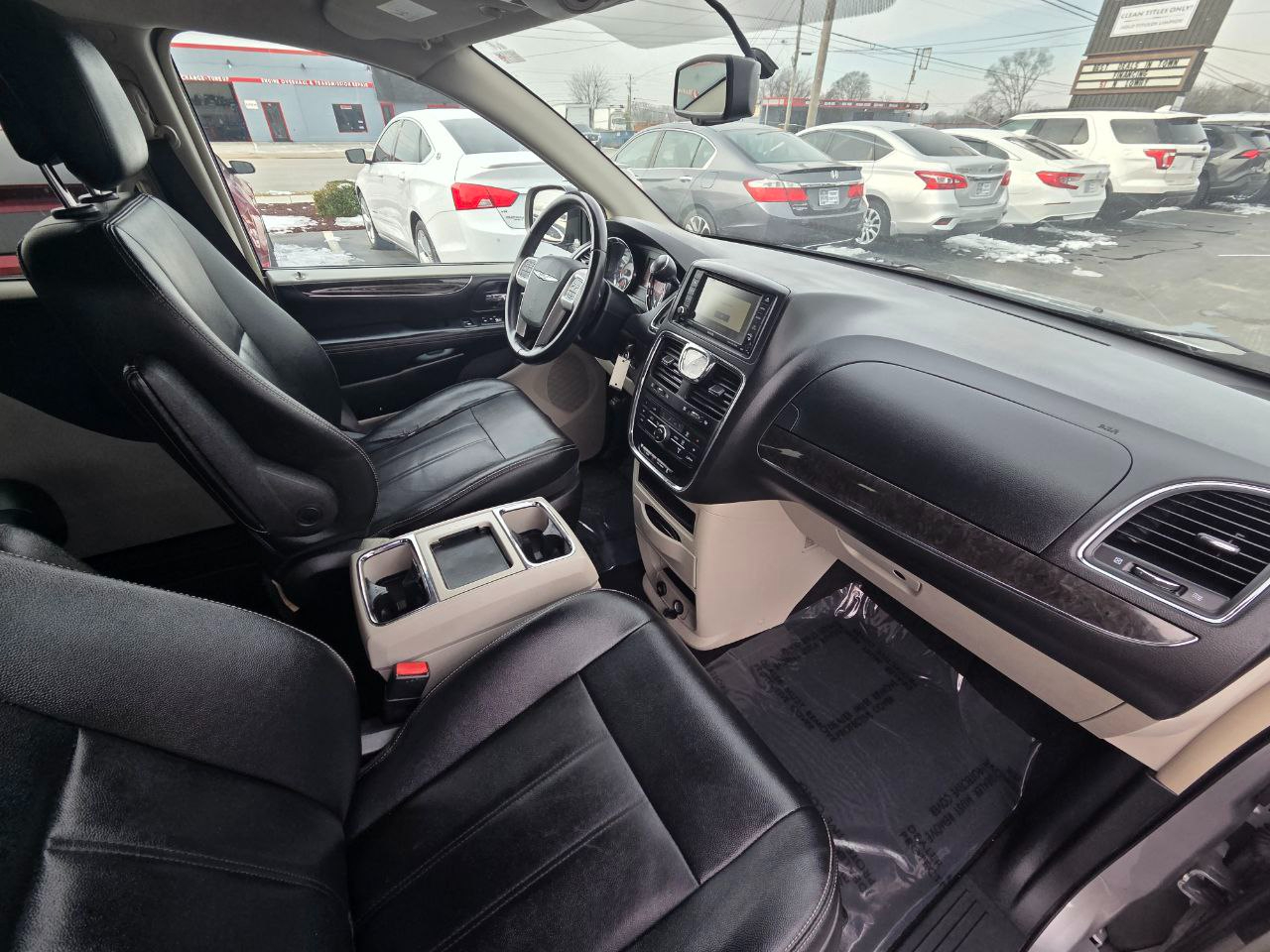 Chrysler Town & Country Touring 2016