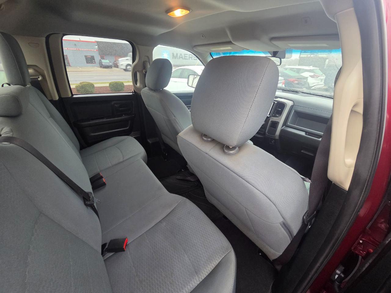 RAM 1500 Tradesman Quad Cab 2WD 2017