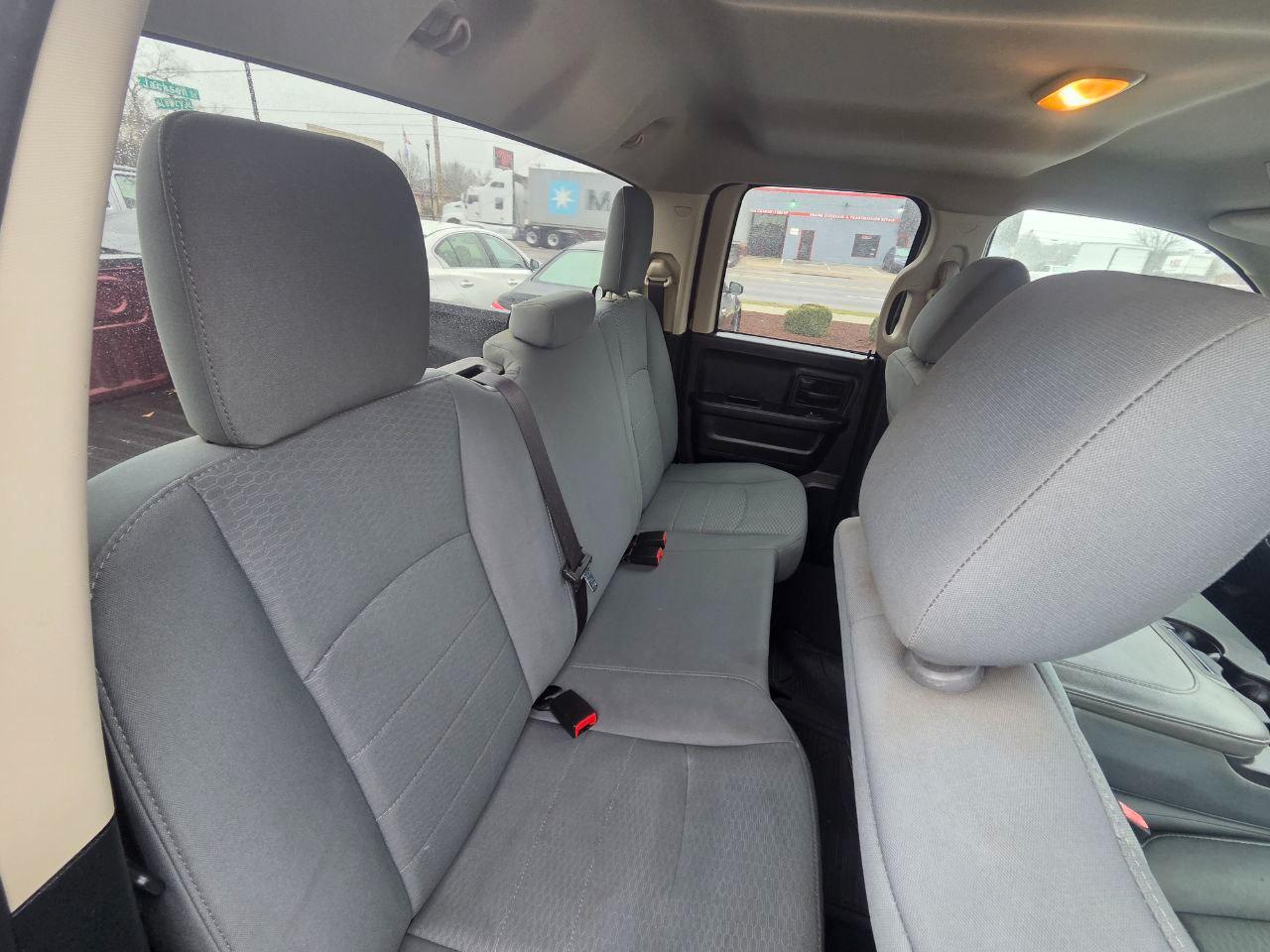 RAM 1500 Tradesman Quad Cab 2WD 2017