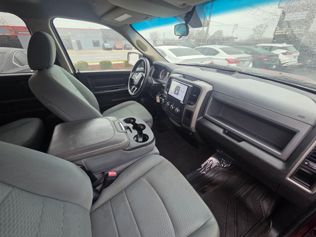 RAM 1500 Tradesman Quad Cab 2WD 2017