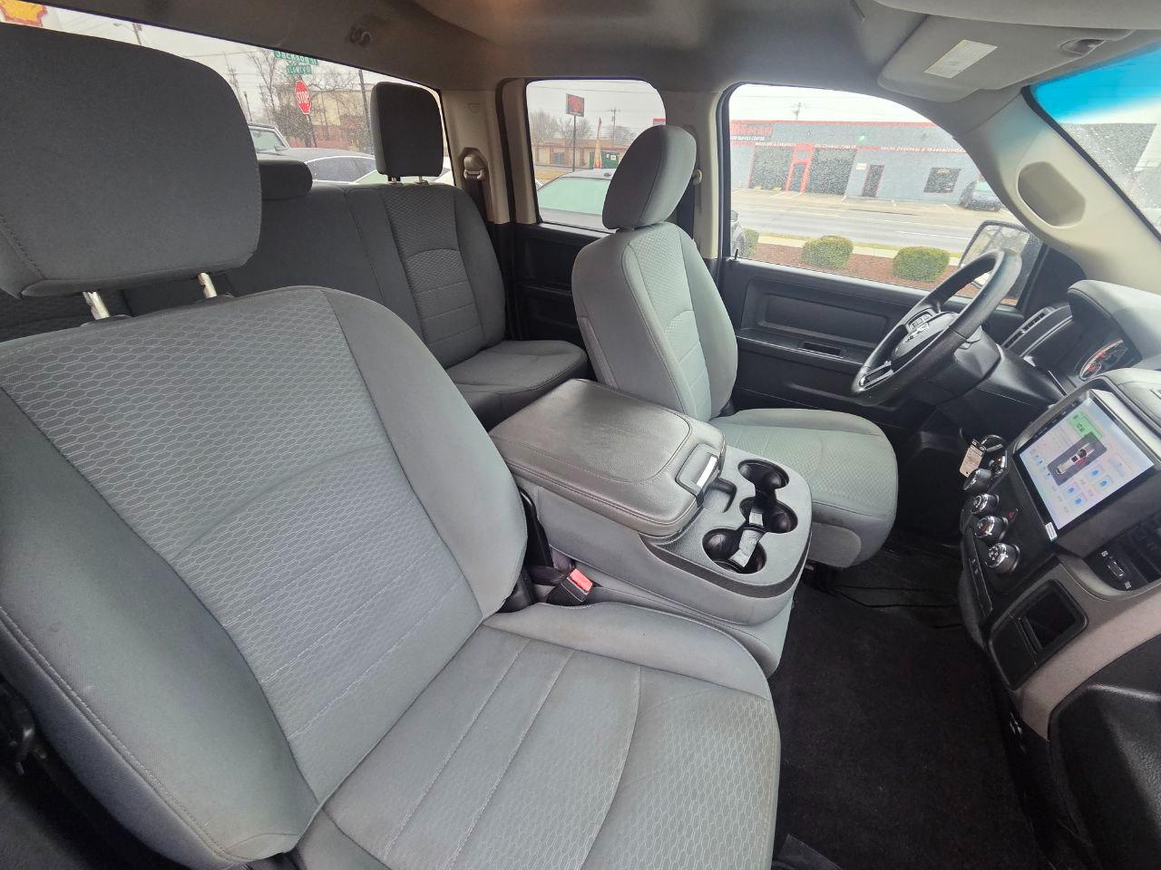 RAM 1500 Tradesman Quad Cab 2WD 2017