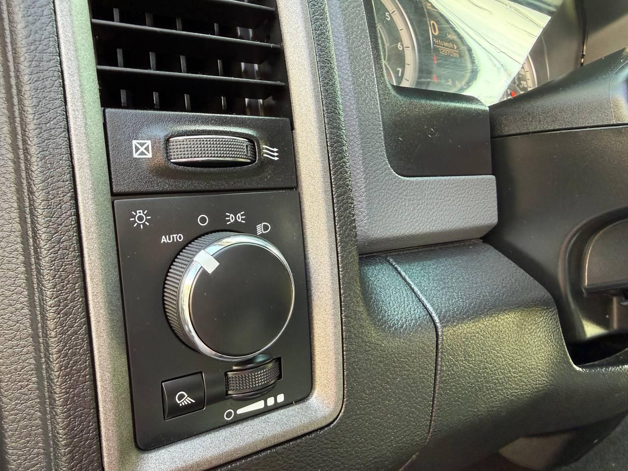 RAM 1500 Tradesman Quad Cab 2WD 2017