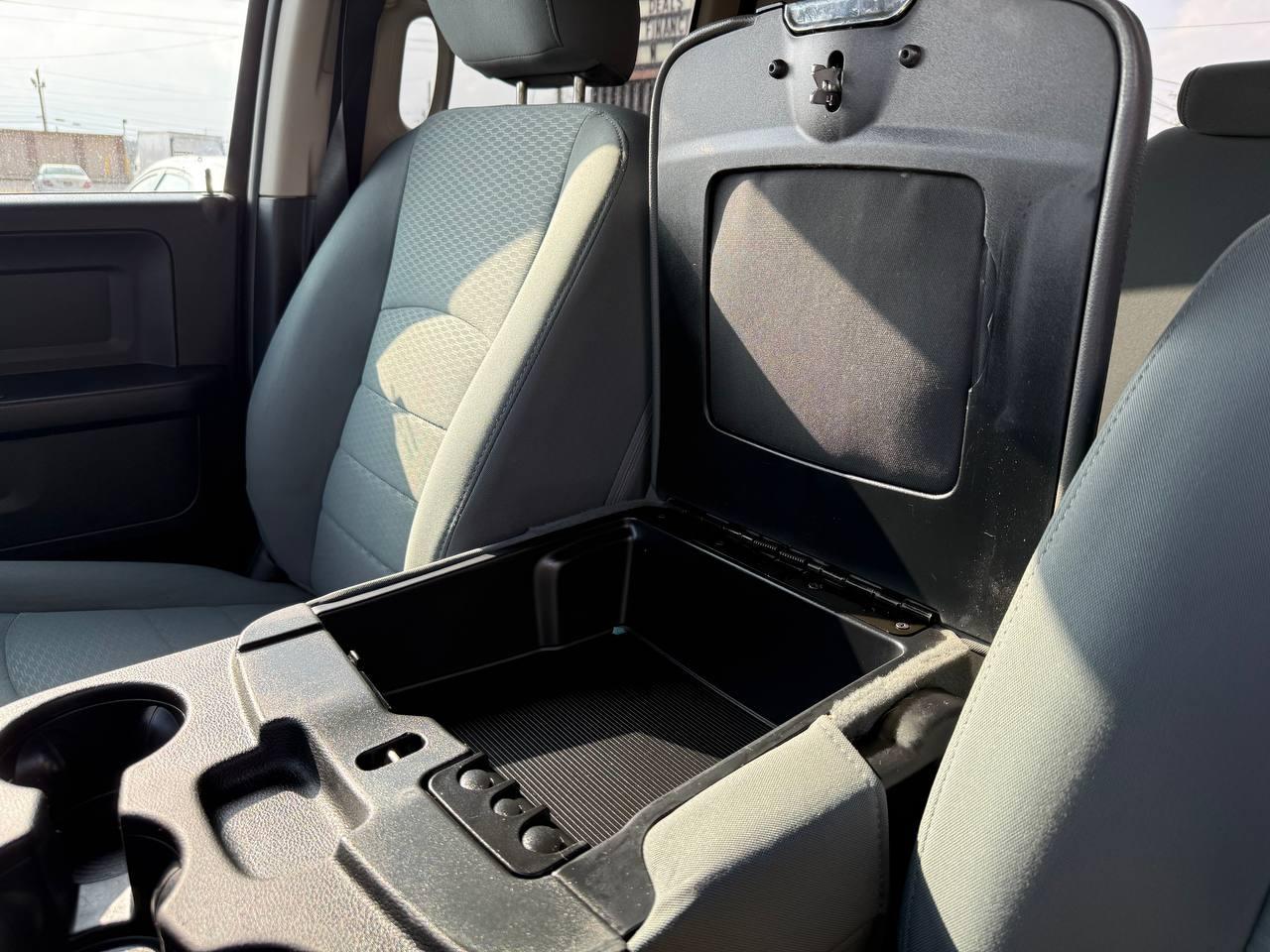 RAM 1500 Tradesman Quad Cab 2WD 2017