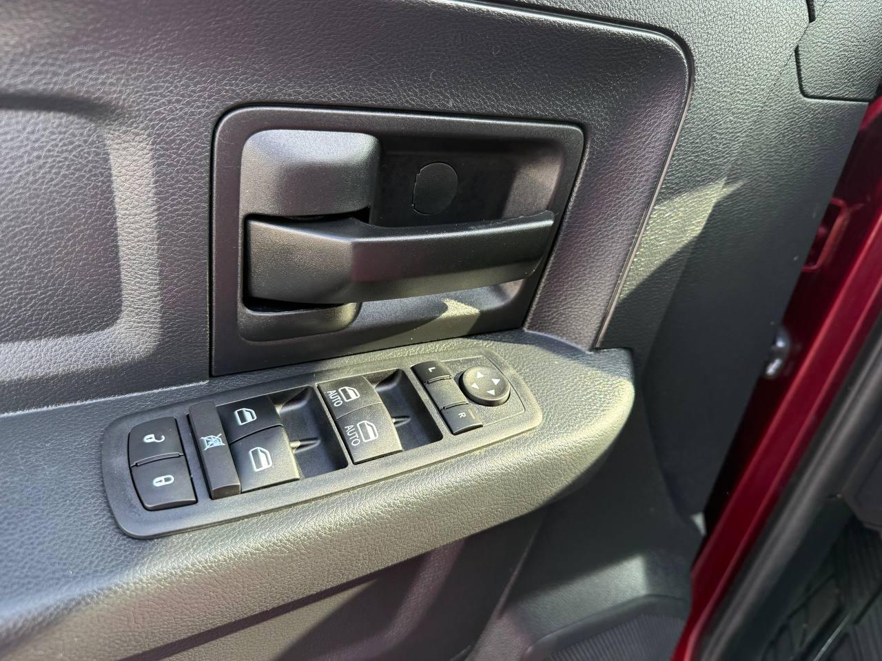 RAM 1500 Tradesman Quad Cab 2WD 2017