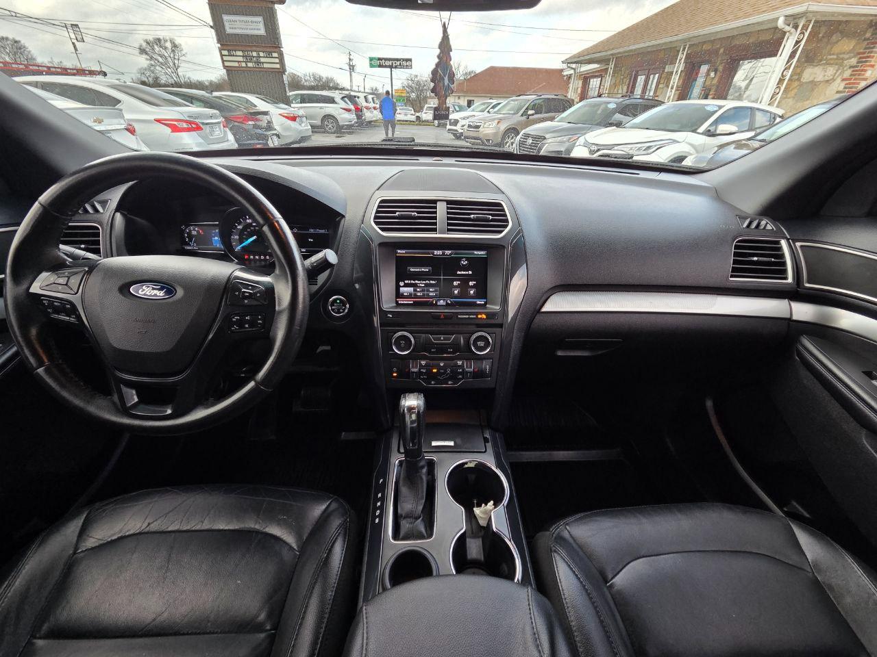 Ford Explorer XLT FWD 2016